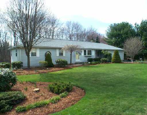 7 Dongay Road Smithfield, RI 02917 - Photo 1 of 5 Exterior Front.