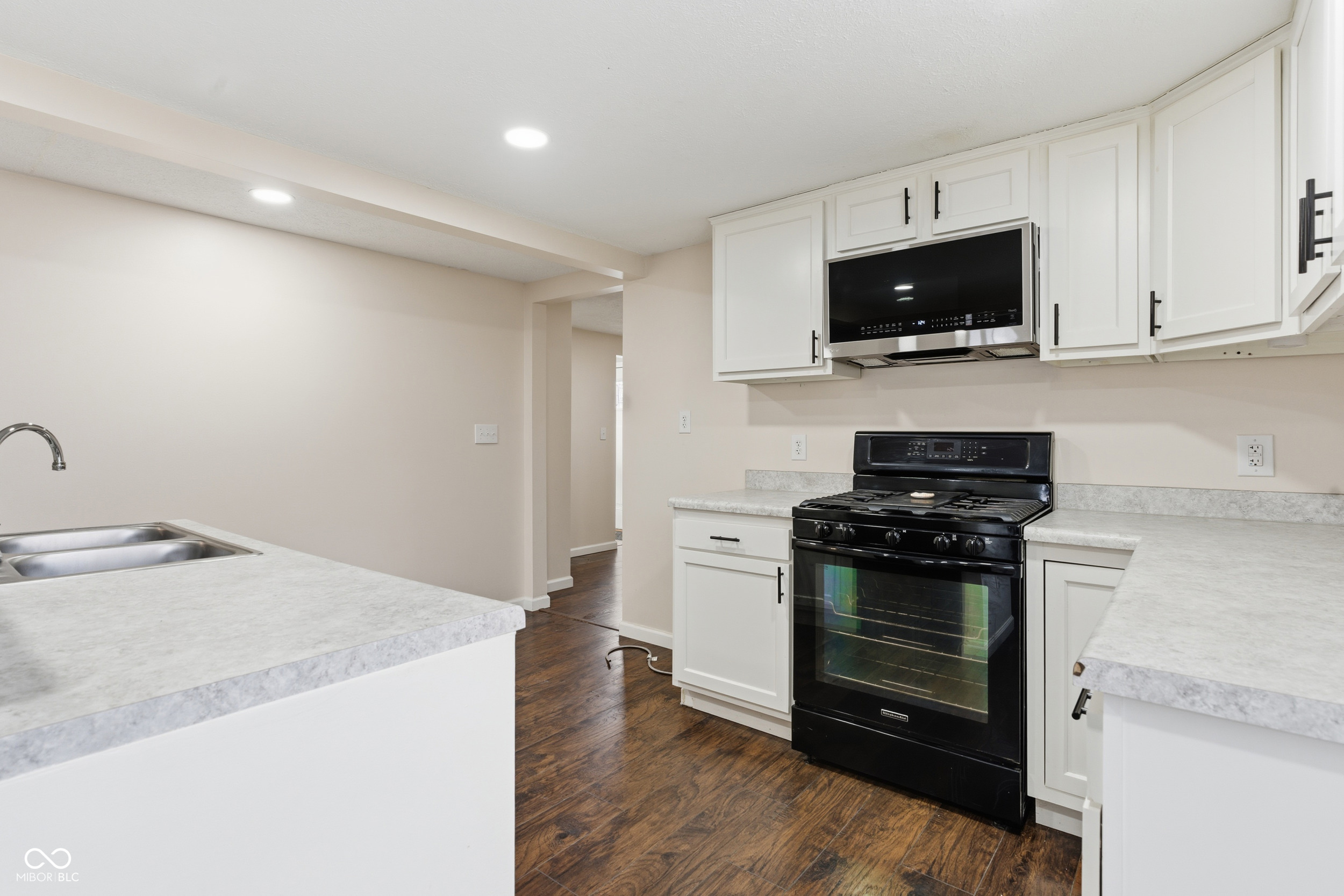 12230 South McGregor Road Indianapolis, IN 46259 - Photo 14 of 34