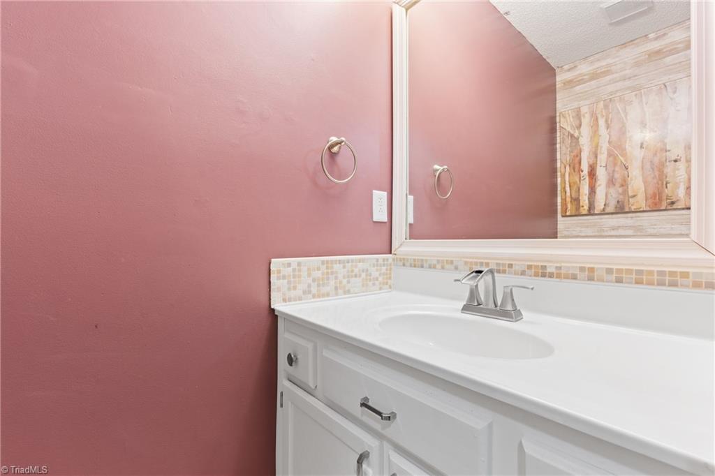 3570 Cedar Post Road Winston-Salem, NC 27127 - Photo 14 of 41 Gallery Image 14