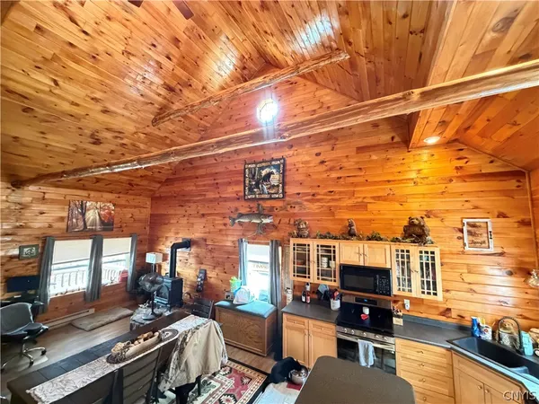 $390,000 | 6962 Farr Road, Leyden, NY 13309