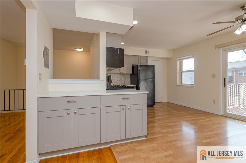 161 Evergreen Road Edison, NJ 08837 - Photo 5 of 17