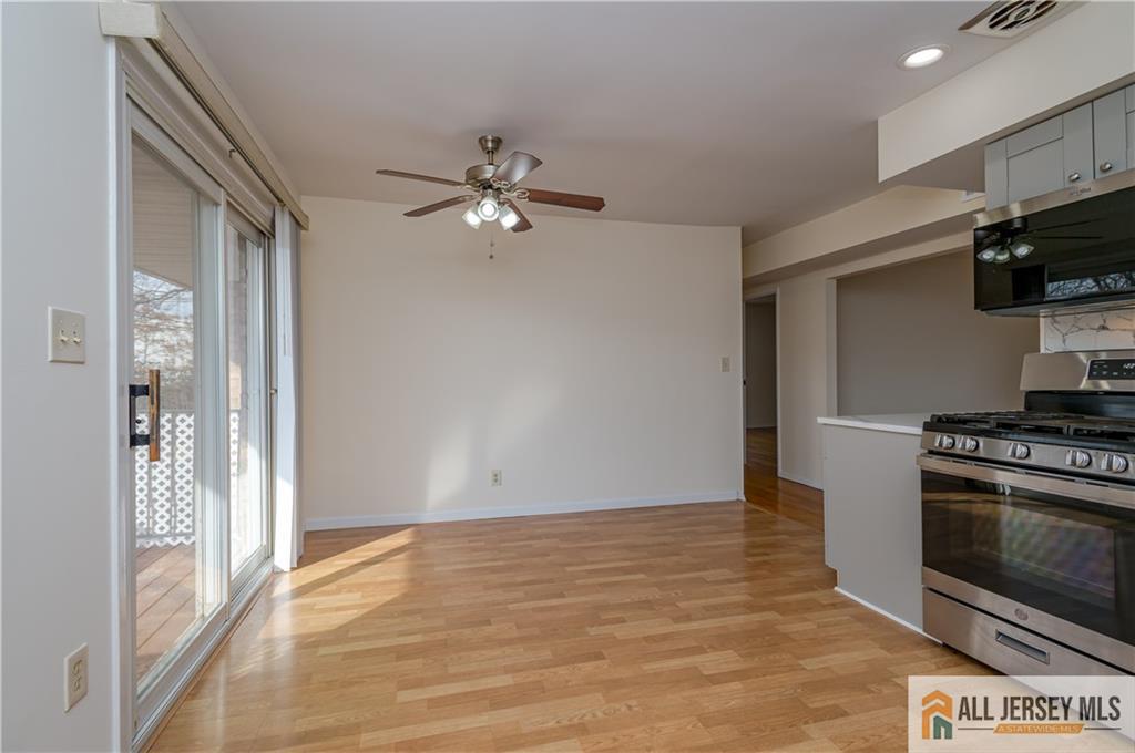 161 Evergreen Road Edison, NJ 08837 - Photo 6 of 17