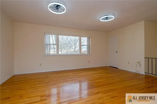 a view of empty room with window