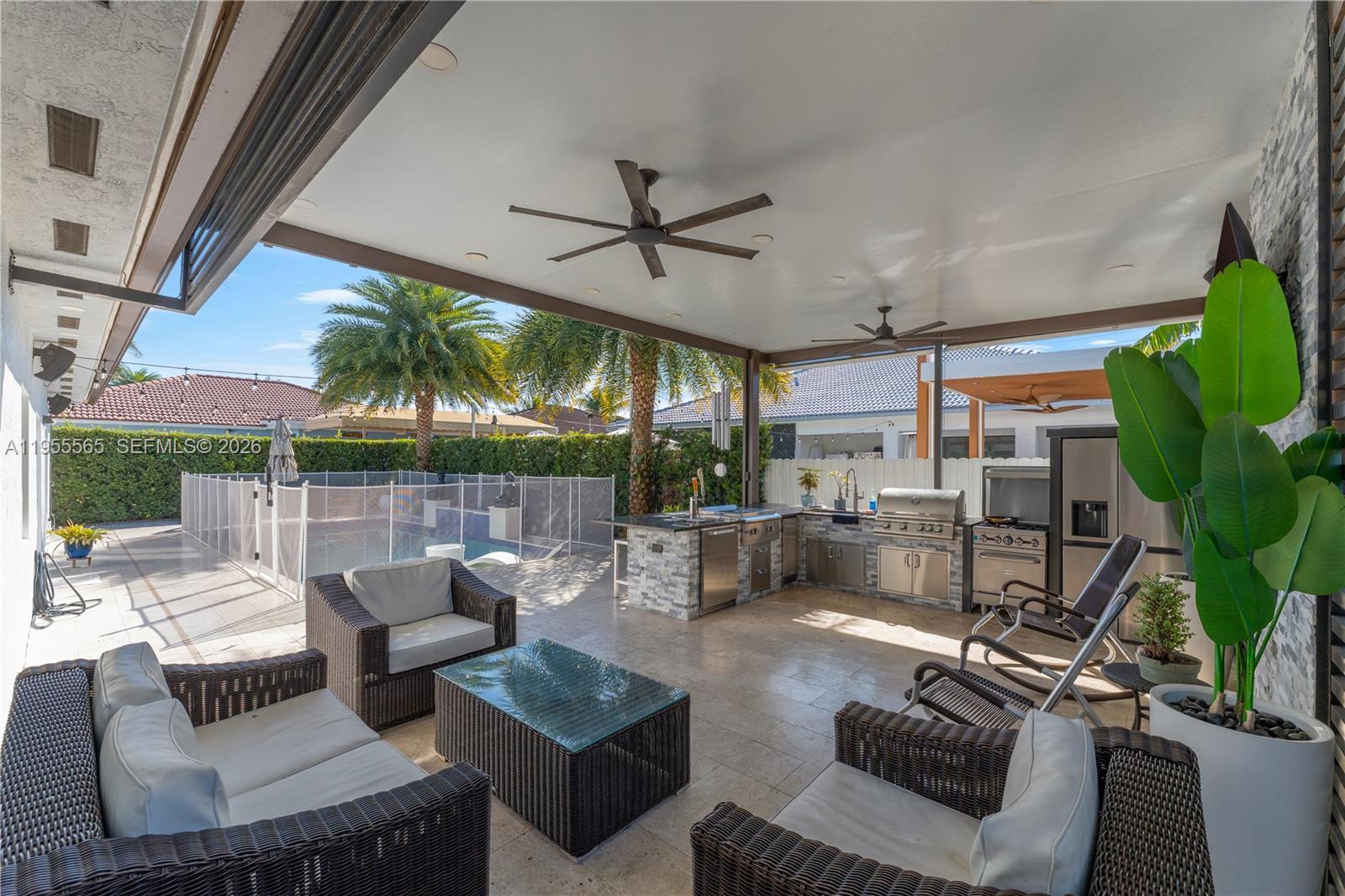 15412 Southwest 183rd Terrace Miami, FL 33187 - Photo 13 of 14