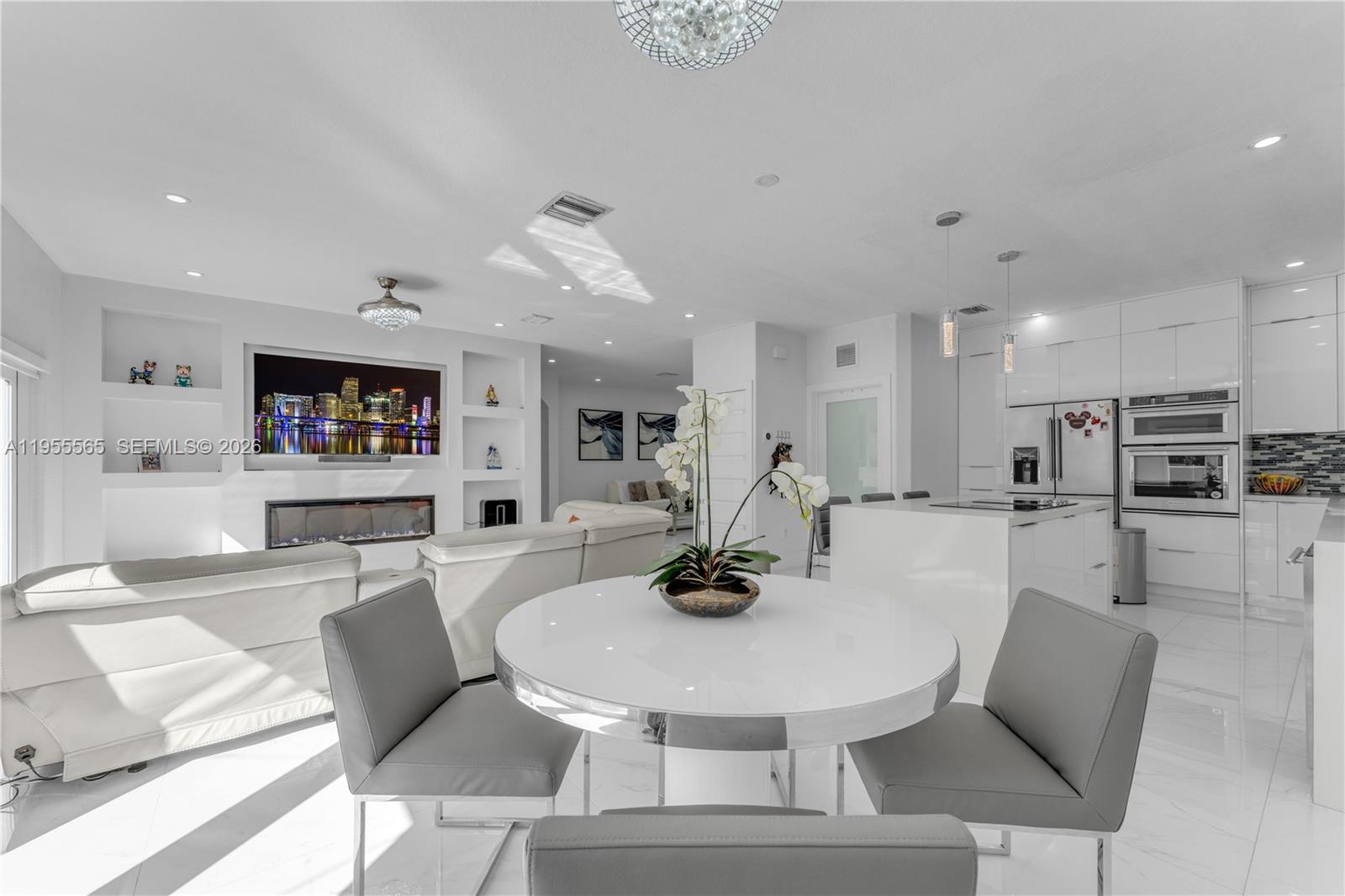 15412 Southwest 183rd Terrace Miami, FL 33187 - Photo 5 of 14