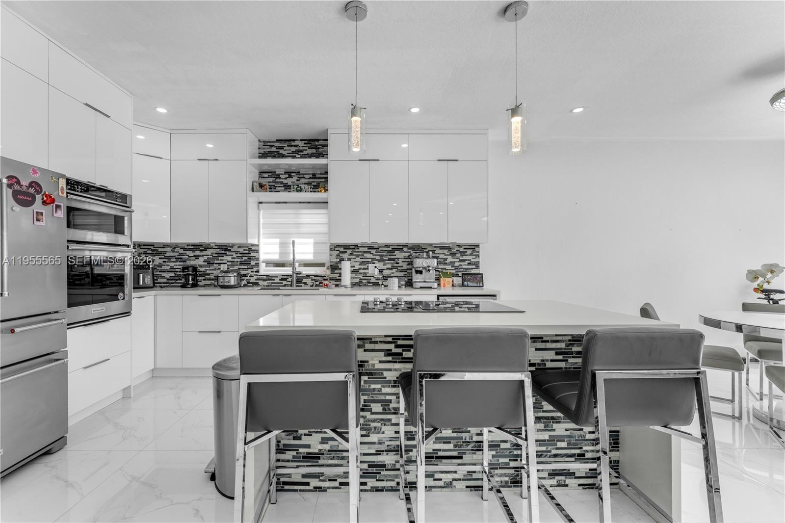 15412 Southwest 183rd Terrace Miami, FL 33187 - Photo 6 of 14