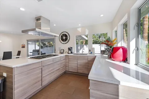 $1,075,000 | 400 West Vía Escuela, Palm Springs, CA 92262