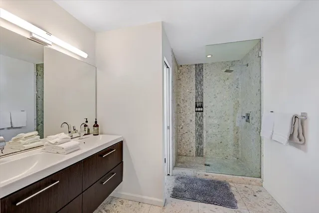 $1,075,000 | 400 West Vía Escuela, Palm Springs, CA 92262