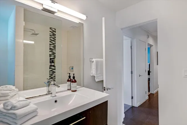 $1,075,000 | 400 West Vía Escuela, Palm Springs, CA 92262