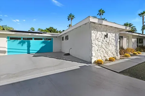 $1,075,000 | 400 West Vía Escuela, Palm Springs, CA 92262