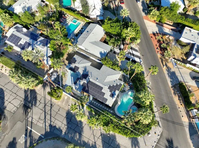 $1,075,000 | 400 West Vía Escuela, Palm Springs, CA 92262