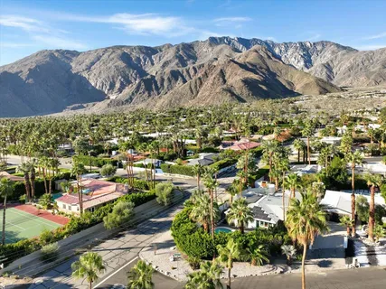 $1,075,000 | 400 West Vía Escuela, Palm Springs, CA 92262