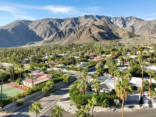 $1,075,000 | 400 West Vía Escuela, Palm Springs, CA 92262