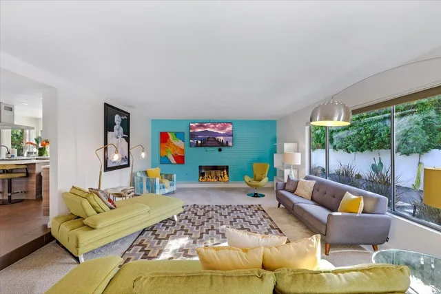 $1,075,000 | 400 West Vía Escuela, Palm Springs, CA 92262
