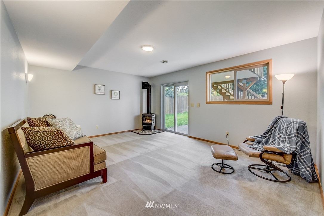 2319 Cherry Road Lake Stevens, WA 98258 - Photo 18 of 25 a living room with furniture and a window