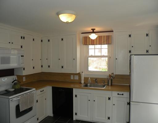 31 Murray Street Portland, ME 04103 - Photo 7 of 25 Kitchen.