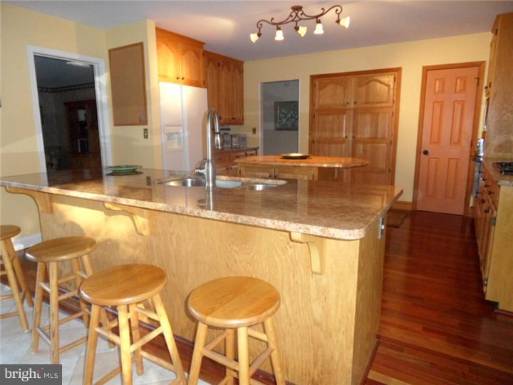 68 Barr Road Malvern, PA 19355 - Photo 11 of 23 Kitchen