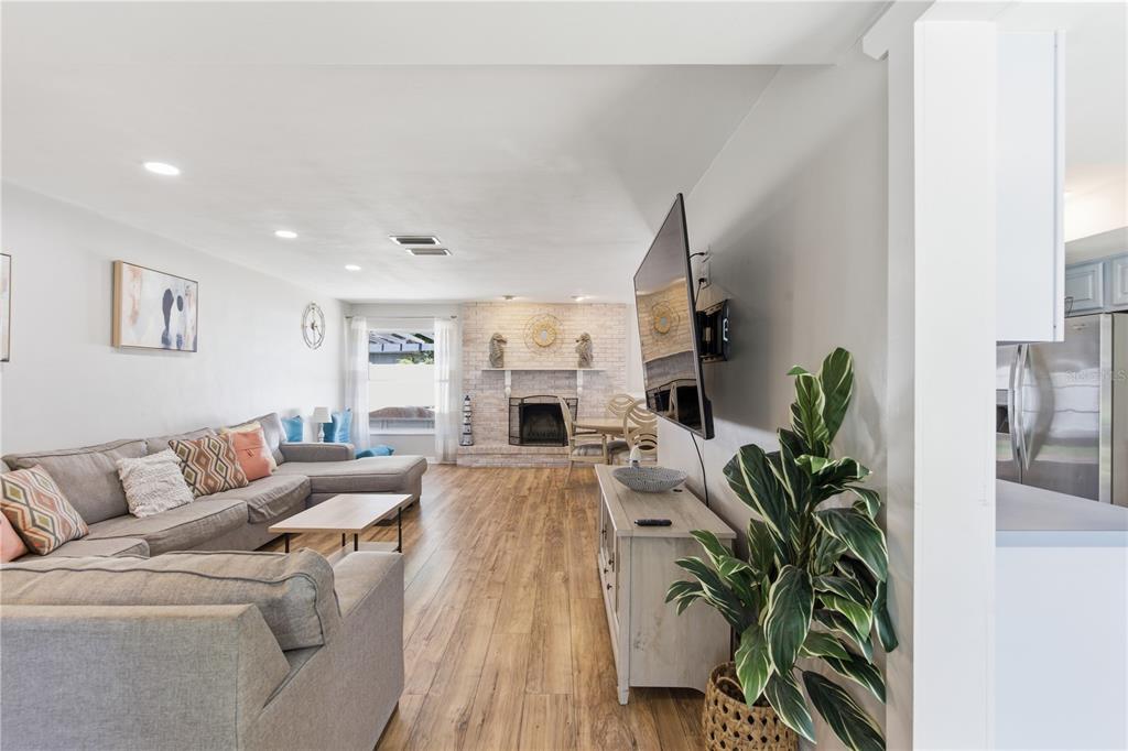 1730 Winfield Road North Clearwater, FL 33756 - Photo 3 of 58