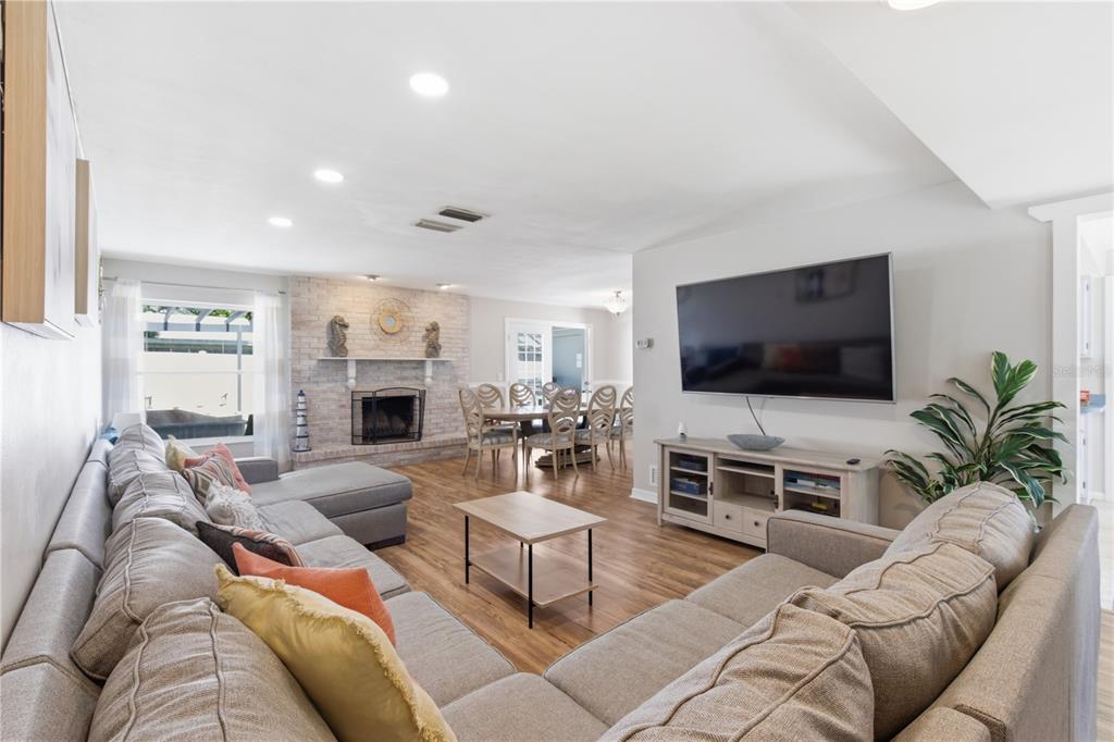 1730 Winfield Road North Clearwater, FL 33756 - Photo 4 of 58