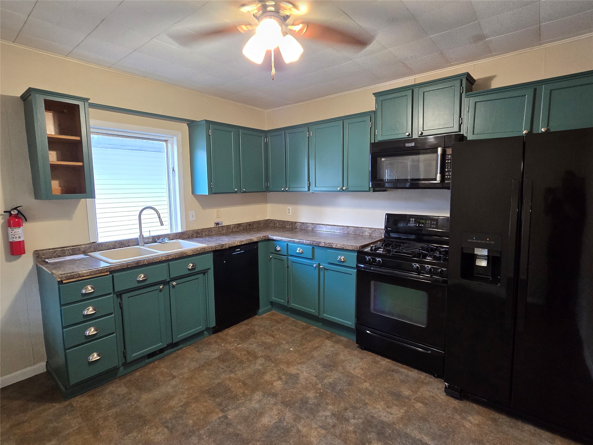 202 East Gates Street Rice Lake, WI 54868 - Photo 7 of 27