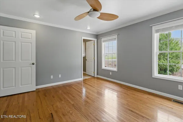 $329,900 | 262 Cresent Street, Harrogate, TN 37752