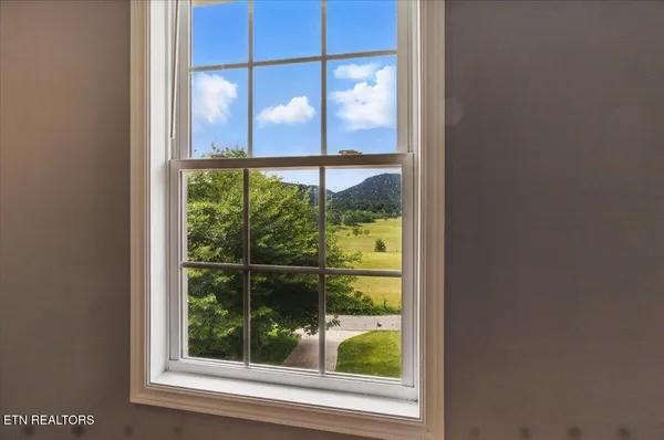 $329,900 | 262 Cresent Street, Harrogate, TN 37752