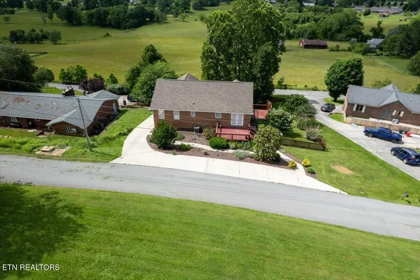 $329,900 | 262 Cresent Street, Harrogate, TN 37752
