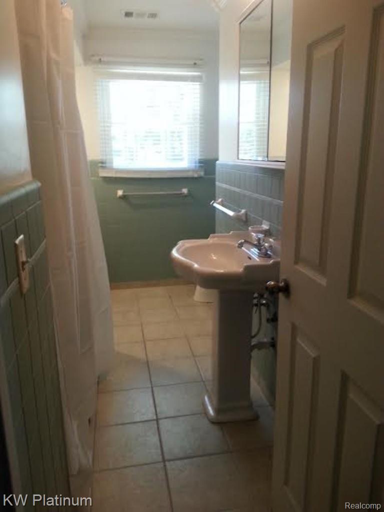 5535 Lakeshore Road Fort Gratiot, MI 48059 - Photo 13 of 14 5535 Lakeshore8.jpg