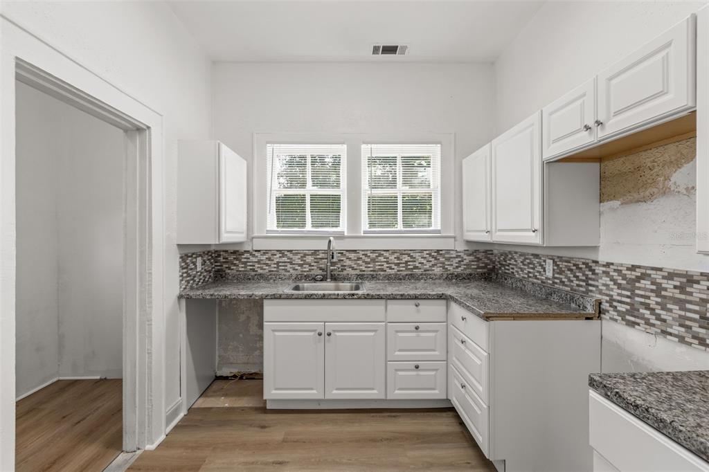 1921 Northeast 8th Road Ocala, FL 34470 - Photo 17 of 49