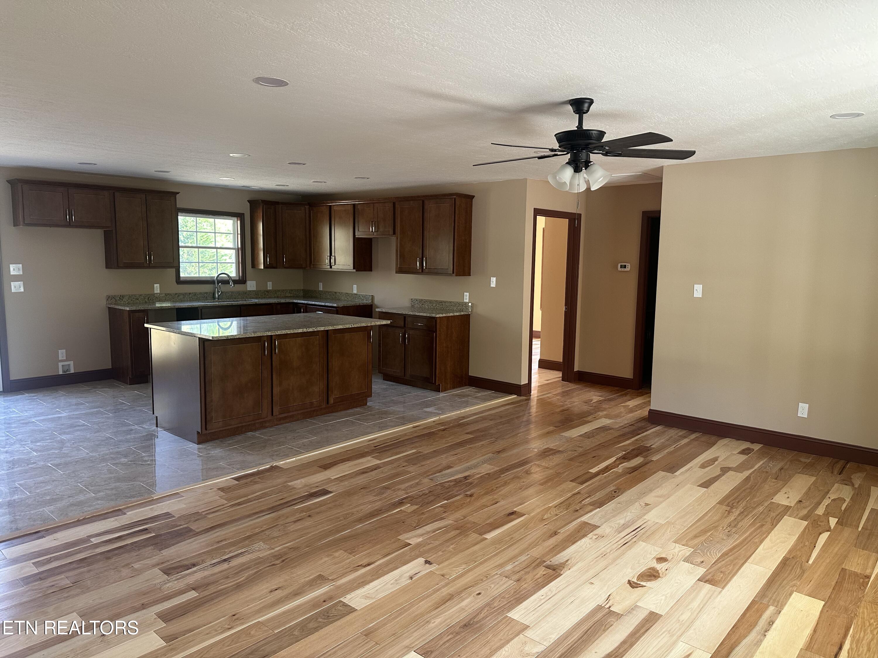 556 Pine Ridge Road Clinton, TN 37716 - Photo 6 of 29 IMG_1540