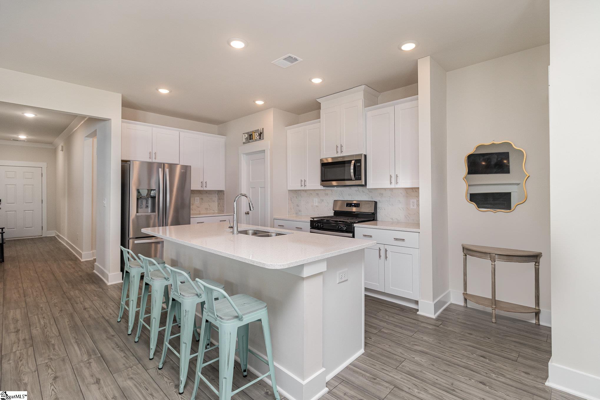607 Splendid Place Simpsonville, SC 29680 - Photo 5 of 27 Gallery Image 5