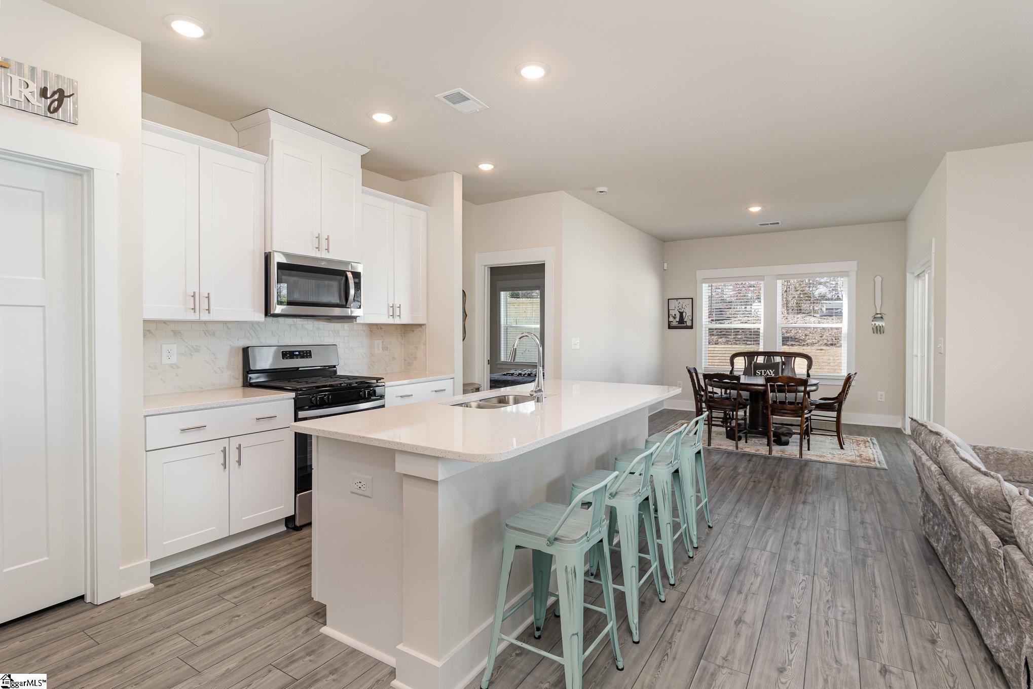 607 Splendid Place Simpsonville, SC 29680 - Photo 6 of 27 Gallery Image 6