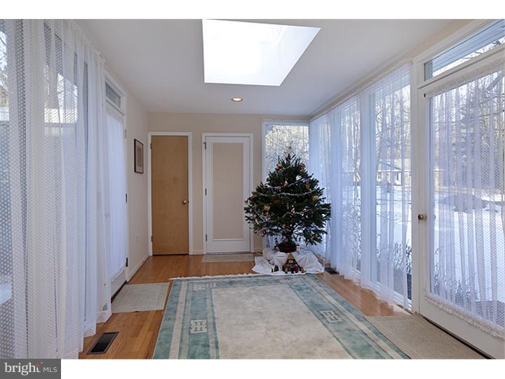 37 Ridgeview Circle Princeton, NJ 08540 - Photo 4 of 18
