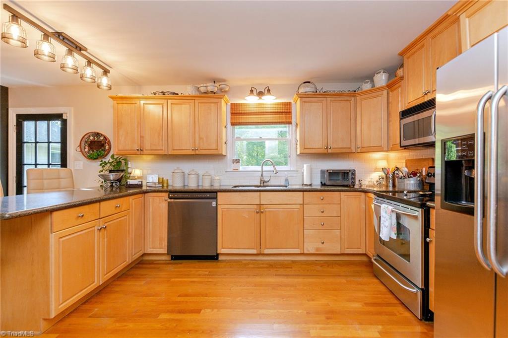 249 Old Mill Road High Point, NC 27265 - Photo 5 of 30 Kitchen