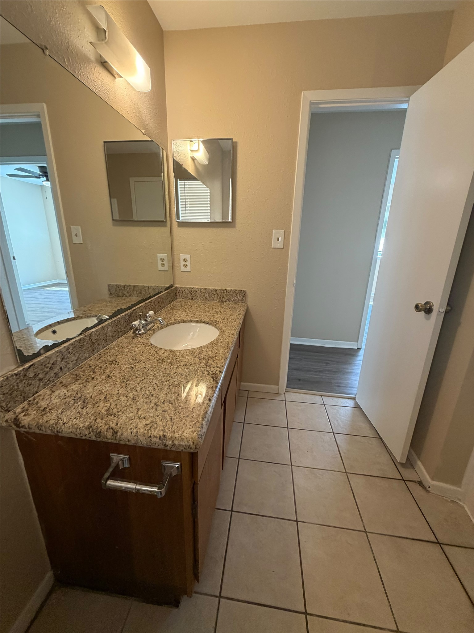 2015 Trailing Vine Road Spring, TX 77373 - Photo 13 of 28 Gallery Image 13