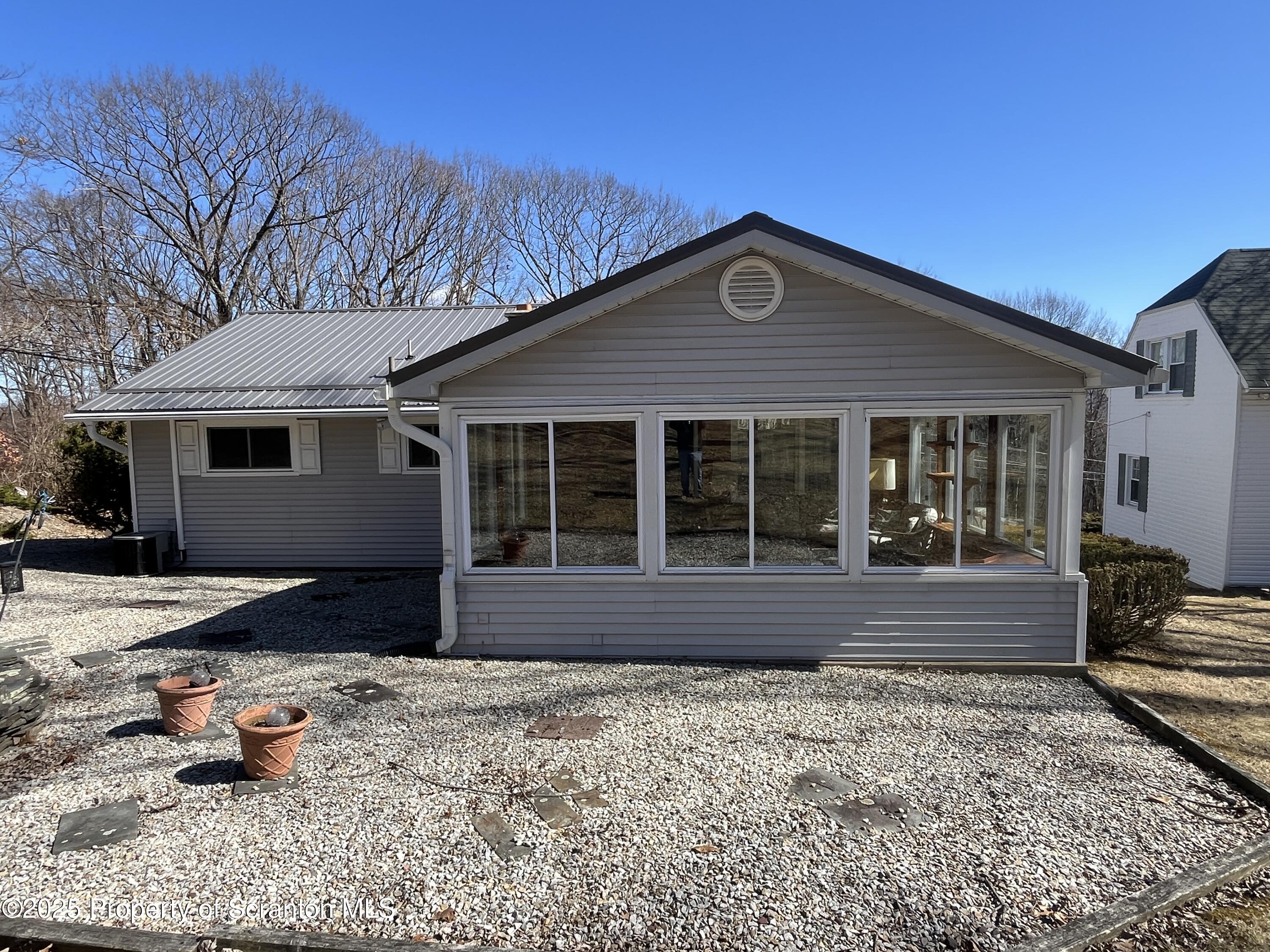 501 Newton Road Scranton, PA 18504 - Photo 5 of 16 IMG_1212