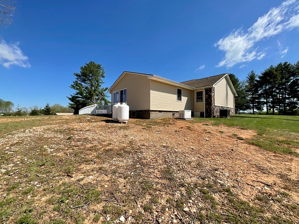 452 Breezy Ridge Road Woodlawn, VA 24381 - Photo 8 of 46 Gallery Image 8