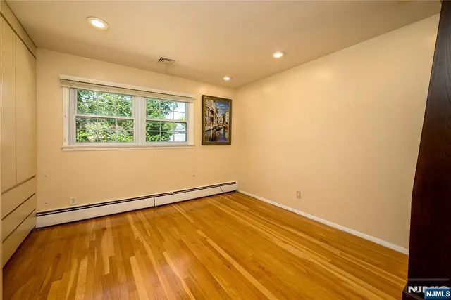 $889,000 | 624 West Drive, Paramus, NJ 07652