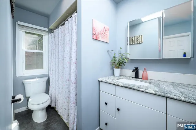 $889,000 | 624 West Drive, Paramus, NJ 07652