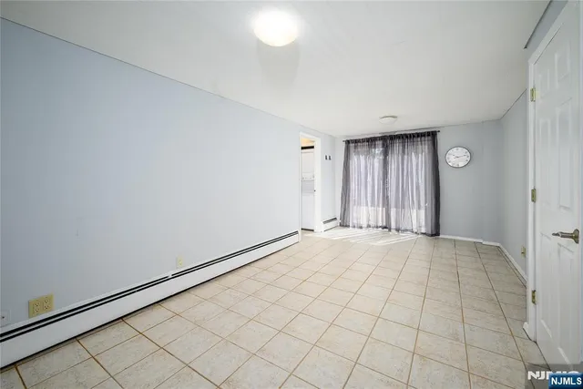 $889,000 | 624 West Drive, Paramus, NJ 07652