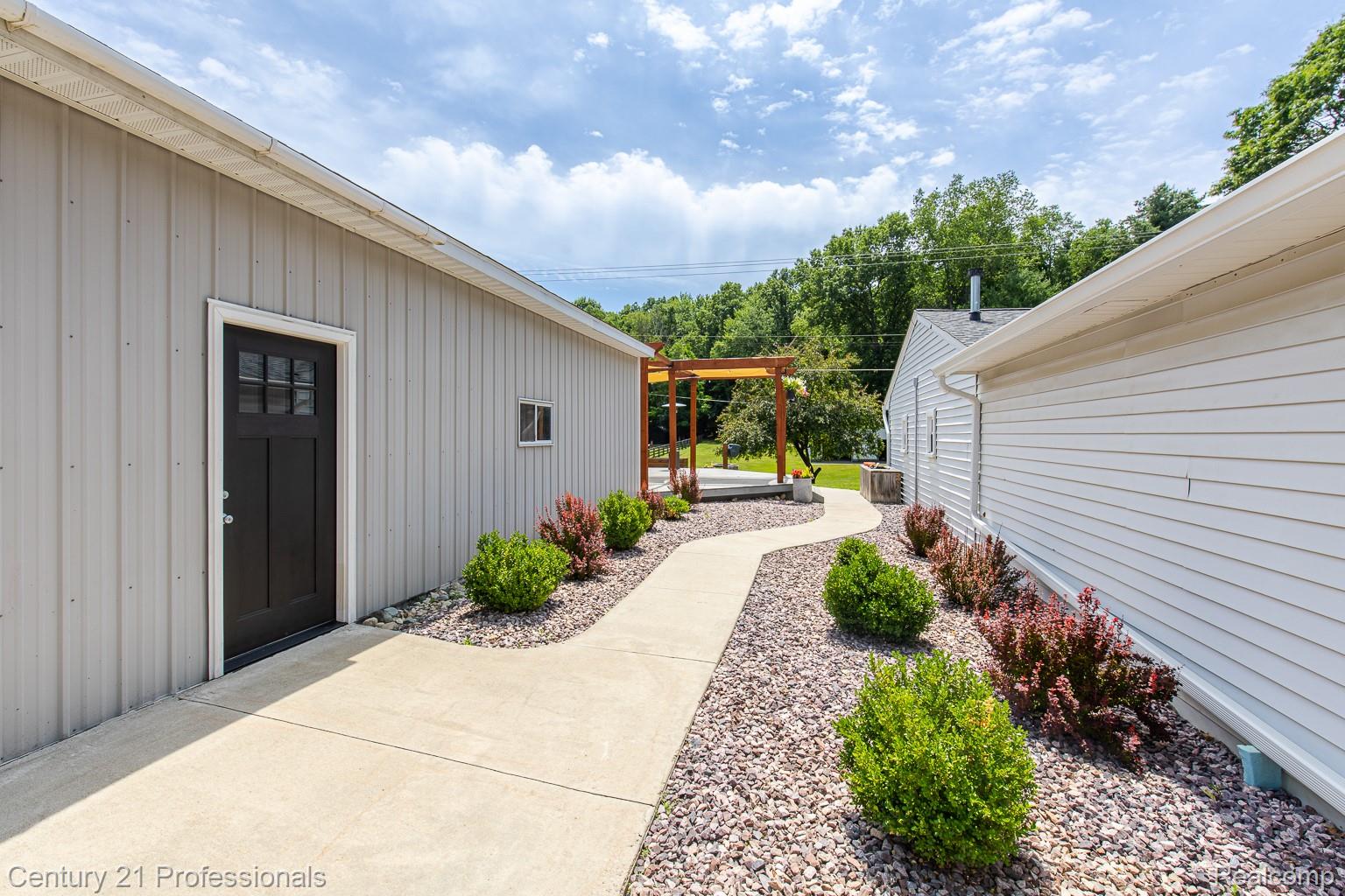 1790 Kent Road Ortonville, MI 48462 - Photo 36 of 64 1790 Kent Rd-43.jpg