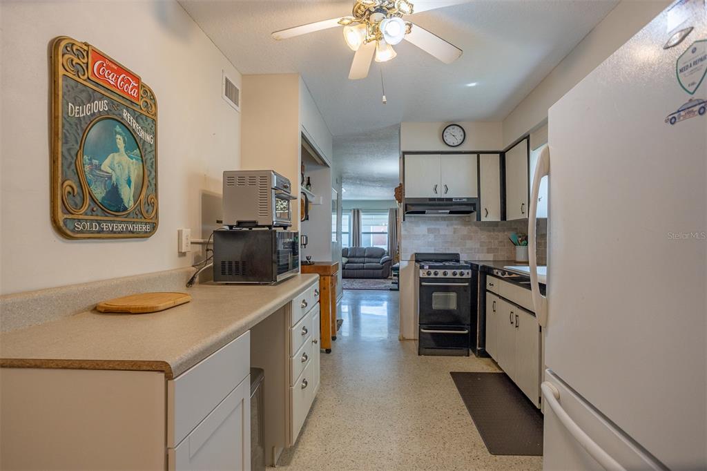 250 Rosery Road Northwest, Unit 298 Largo, FL 33770 - Photo 10 of 38