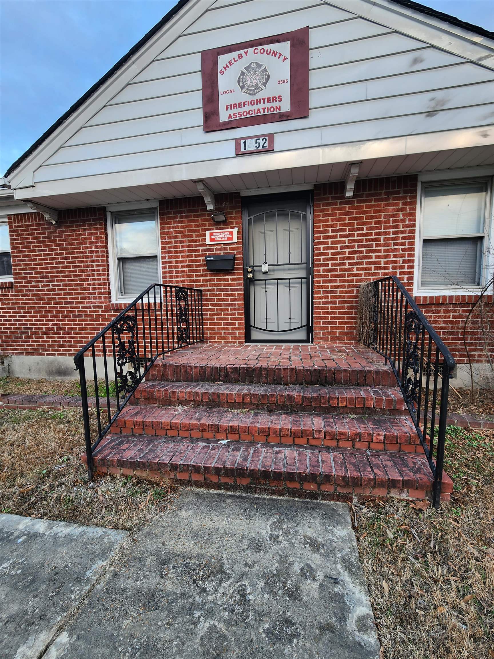 1452 South Perkins Road Memphis, TN 38117 - Photo 22 of 22 a view of a house with wooden fence