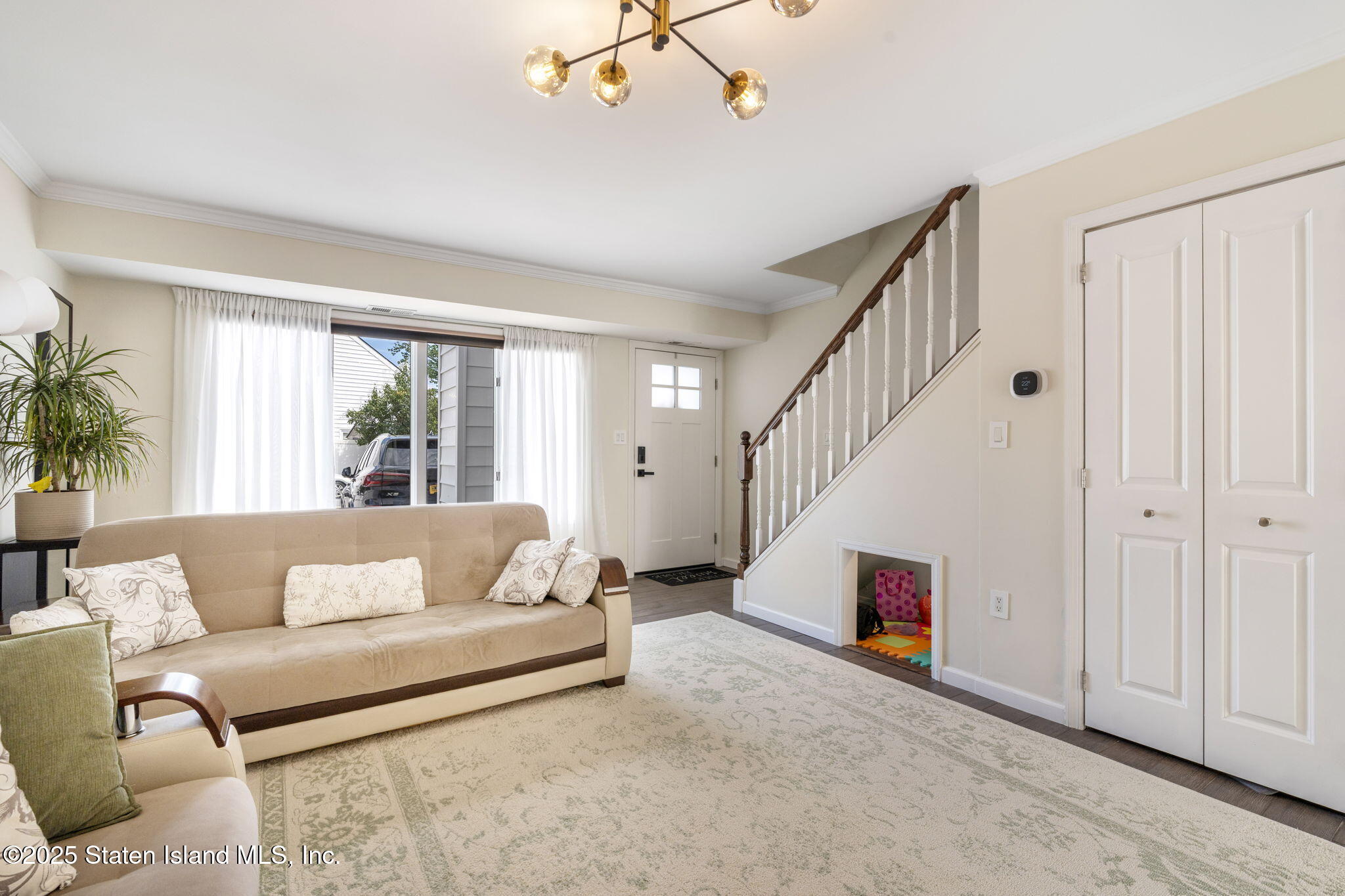 141 Hampton Green Staten Island, NY 10312 - Photo 11 of 25 11-web-or-mls-GLU01154