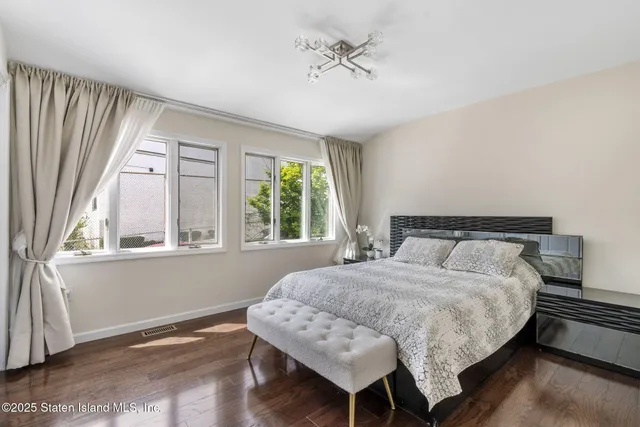 $590,000 | 141 Hampton Green | Arden Heights