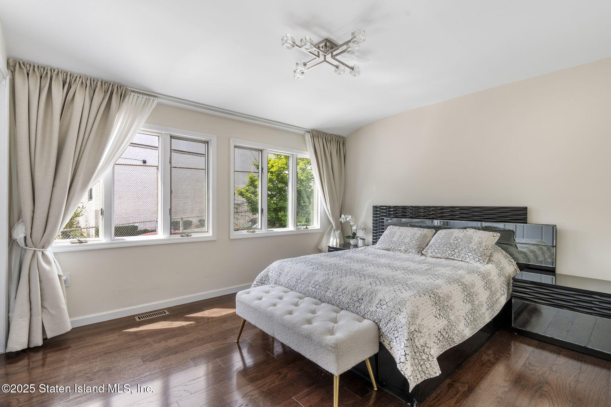 141 Hampton Green Staten Island, NY 10312 - Photo 17 of 25 17-web-or-mls-GLU01206