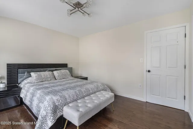 $590,000 | 141 Hampton Green | Arden Heights