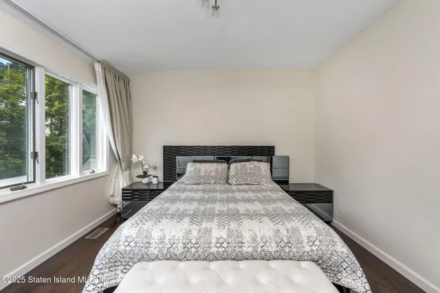 $590,000 | 141 Hampton Green | Arden Heights