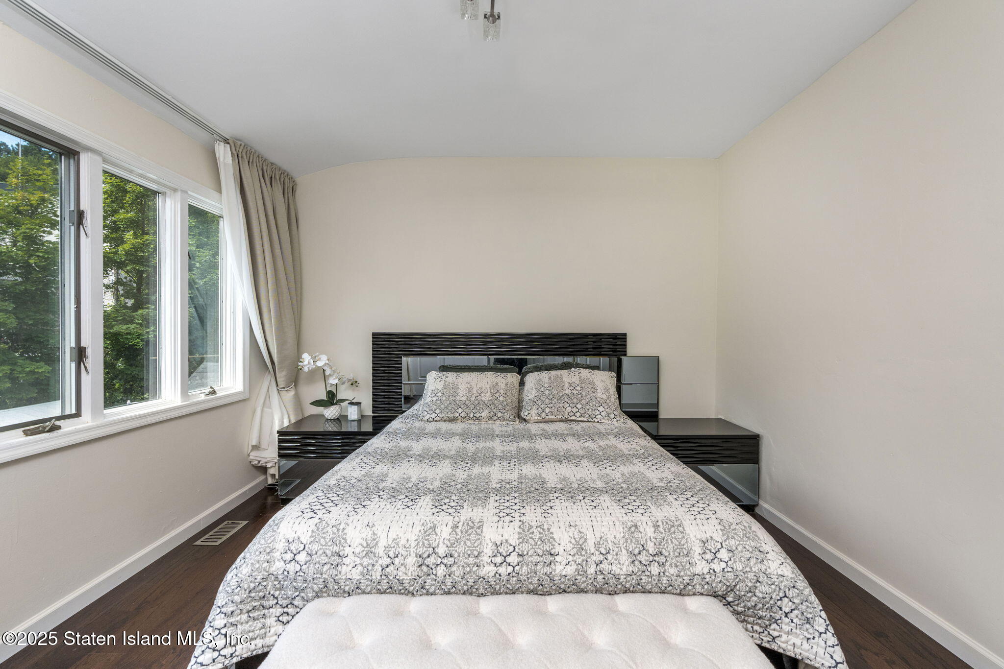 141 Hampton Green Staten Island, NY 10312 - Photo 21 of 25 21-web-or-mls-GLU01241