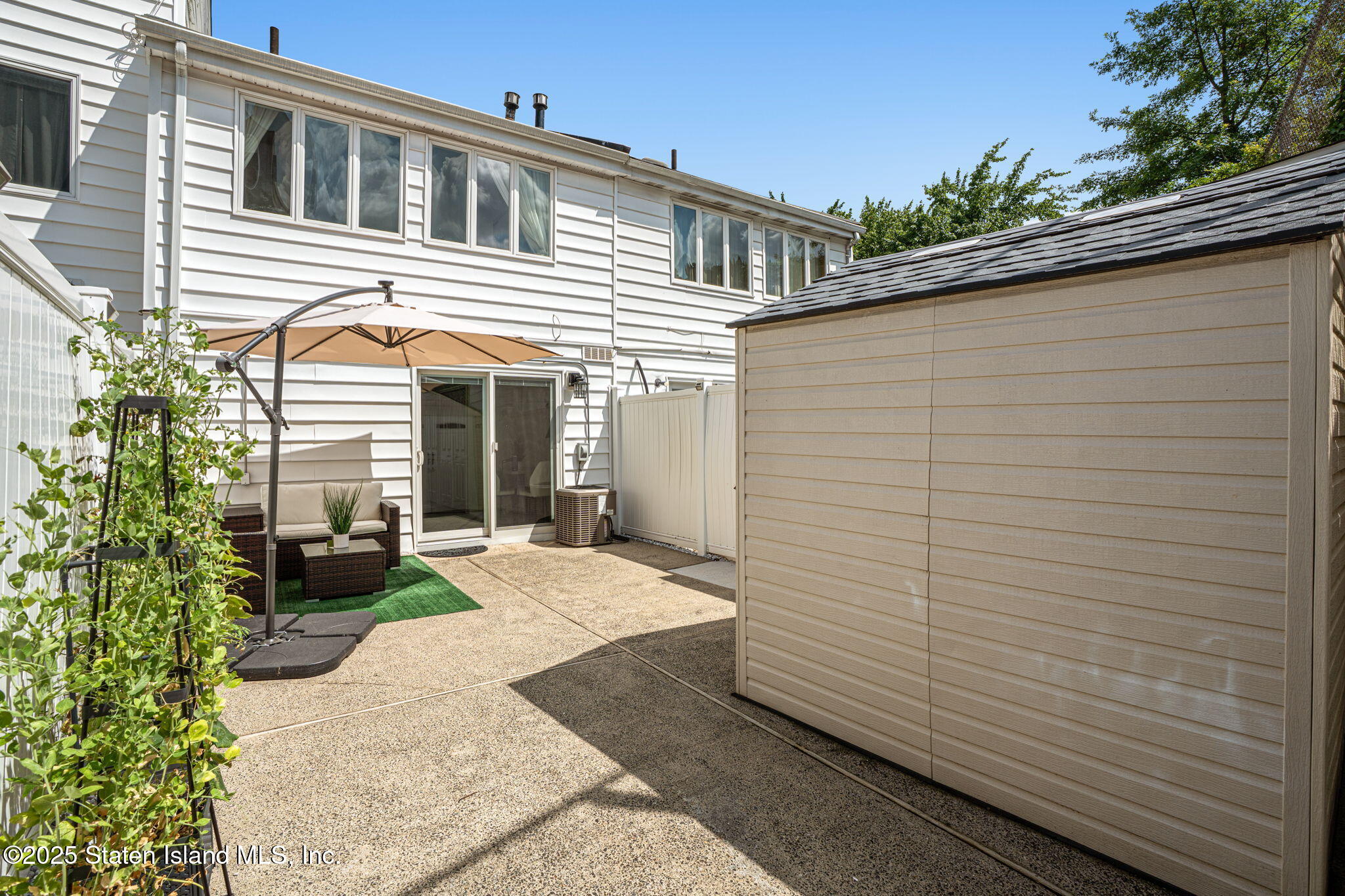 141 Hampton Green Staten Island, NY 10312 - Photo 22 of 25 22-web-or-mls-GLU01256